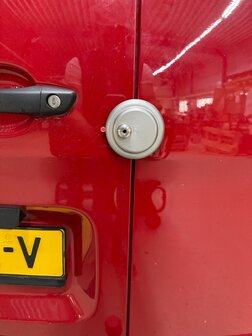 Gatelock XSVAN montagevoorbeeld: slot op gesloten achterdeuren