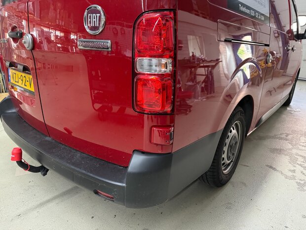 Gatelock XSVAN montagevoorbeeld op Fiat bestelwagen met achterdeur- en schuifdeurslot